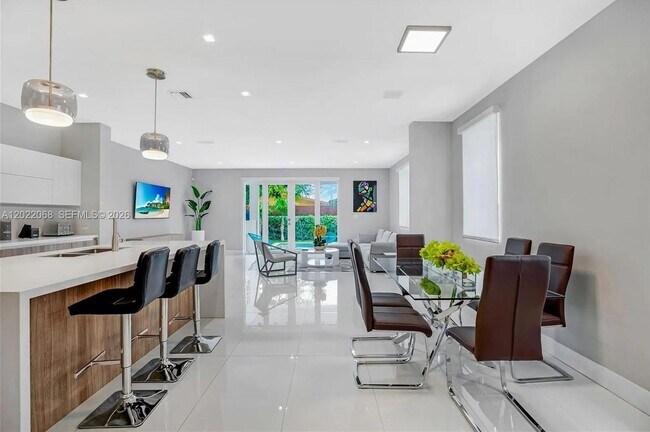 Foto del edificio - 3657 SW 26th St