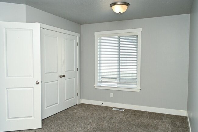 Building Photo - 2032 N 350 E