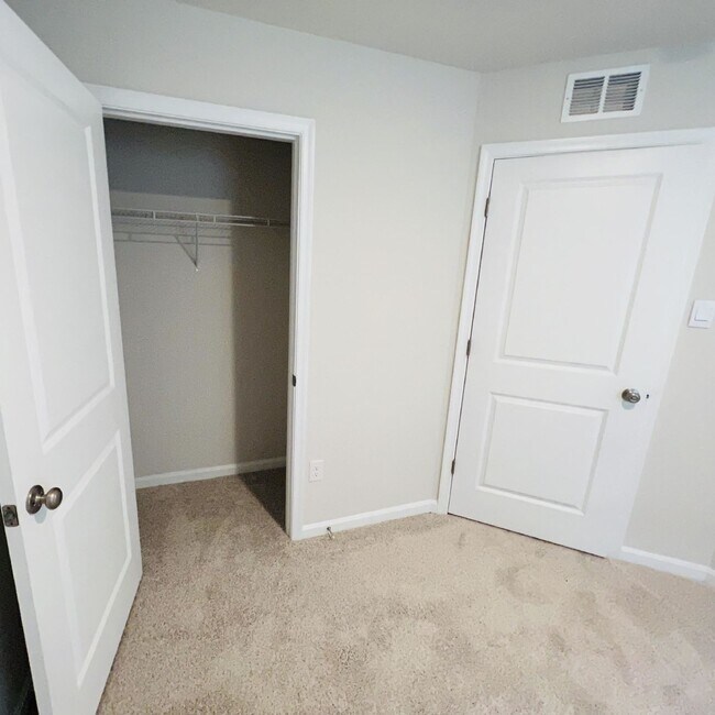 Building Photo - Newly Constructed Townhome in Northeastern...