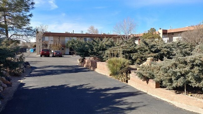Foto del edificio - 1111 Amherst Dr SE