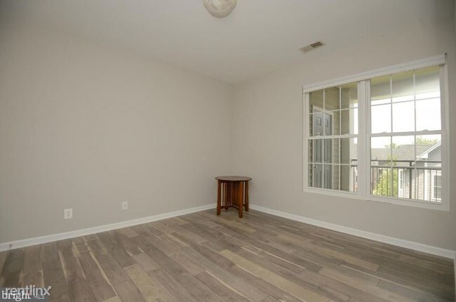 Foto del edificio - 2 br, 2 bath Condo - 46622 Drysdale Ter # 301