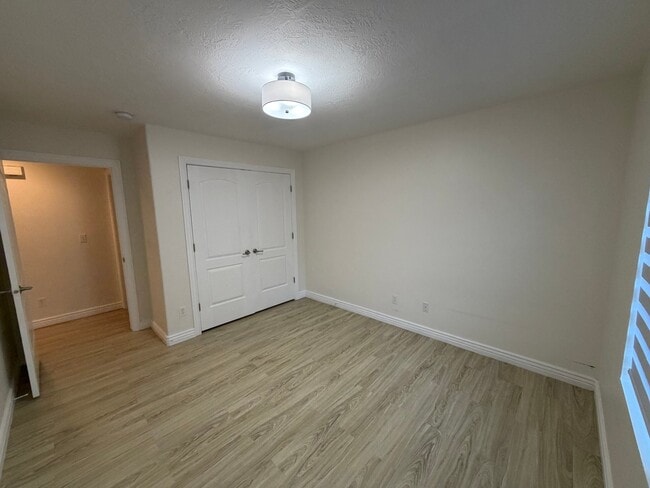 Building Photo - 372 S 930 W