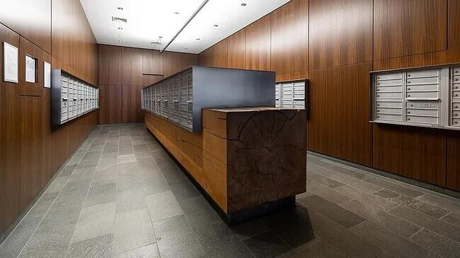 Foto del edificio - 455 W 37th St