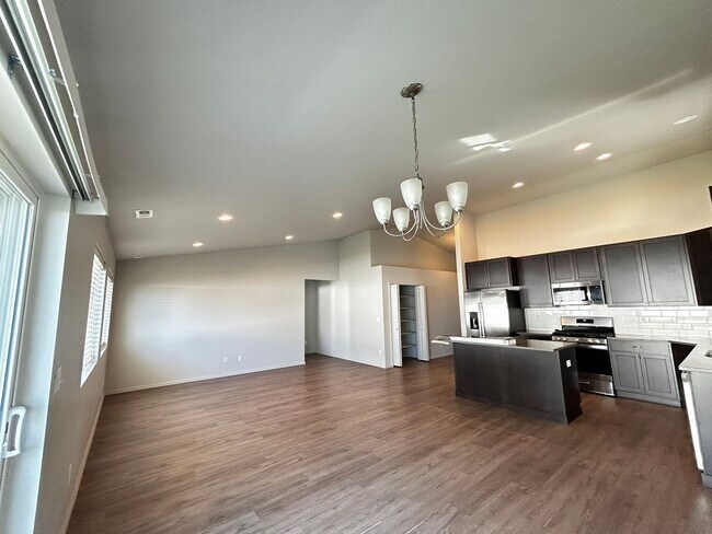 Building Photo - Luxury 4 Bed, 2 Bath Rancher in Spokane Va...