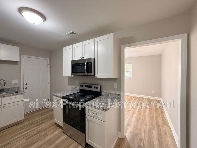 Foto del edificio - 2416 Owen St