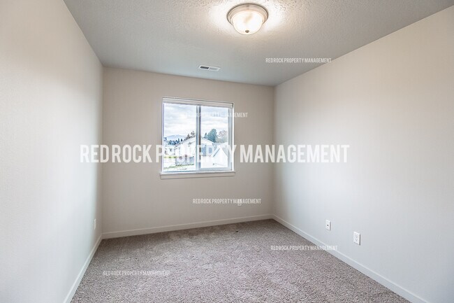 Building Photo - 225 S Woodlawn Rd
