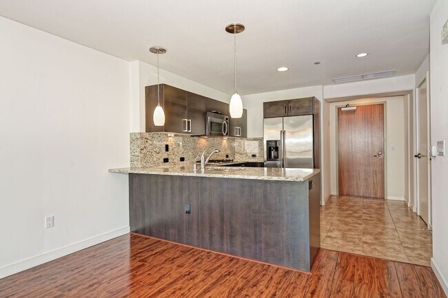 Foto del edificio - Modern Downtown Condo in Premier High-Rise...