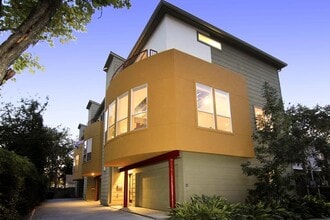 Building Photo - 92 Dennis St