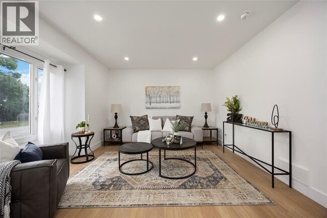 Building Photo - 136 Chestnut Ave