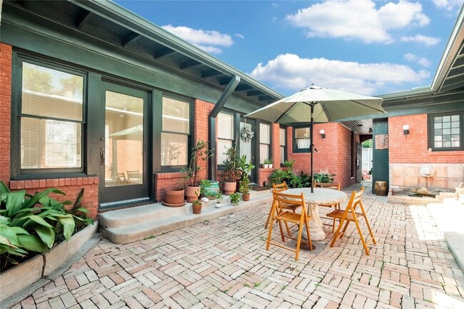 Foto del edificio - 1001 Bomar St