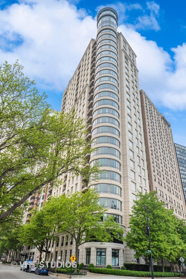 Building Photo - 840 N Lake Shore Dr
