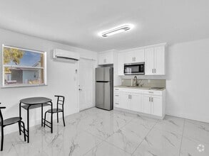 Building Photo - 4941 SW 44th Ave