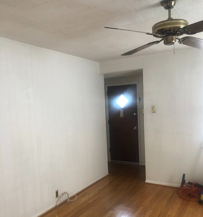 Foto del edificio - 32 Buckingham E Ave