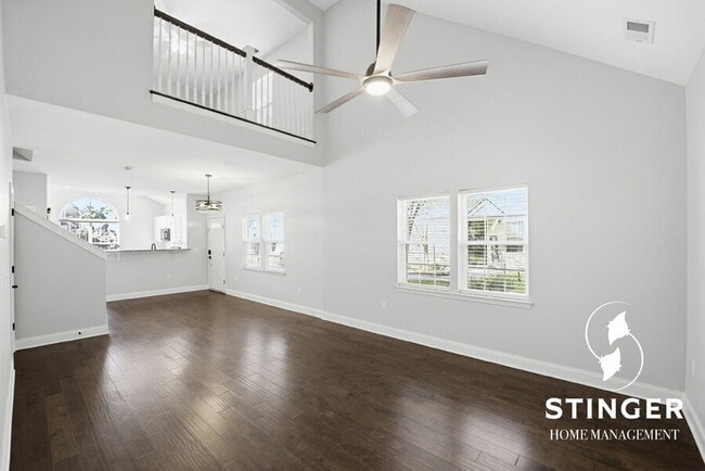 Building Photo - 379 Dante Cir