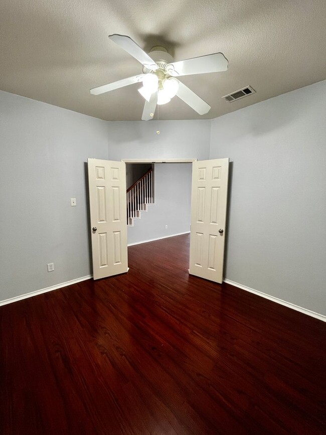 Building Photo - $250 Admin Fee Waived!! 3Bed - 2.5Bath Hom...