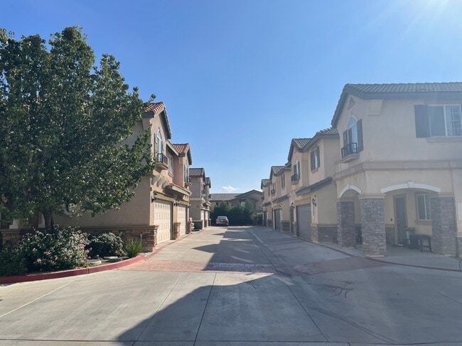 Photo - 16558 Paine St Townhome