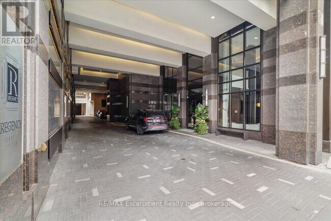 Photo du bâtiment - 68-368 Yorkville Ave