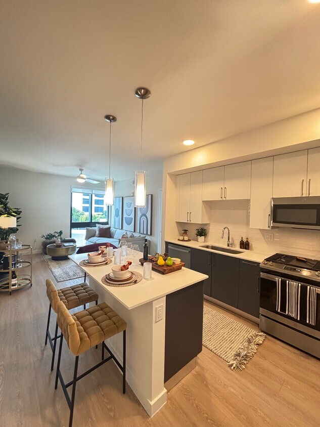 Foto principal - 2385 NE 194th St