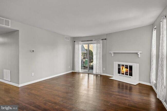 Foto del edificio - 25 S Church Rd