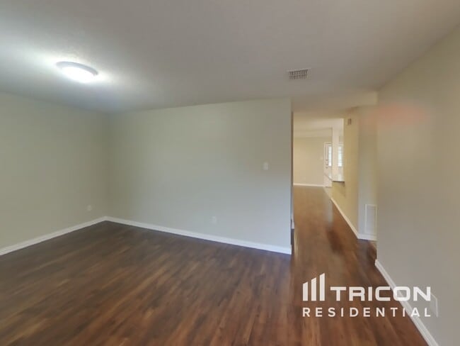 Building Photo - 1700 Wildrose Dr