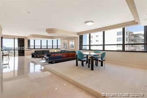 Building Photo - 10175 Collins Ave