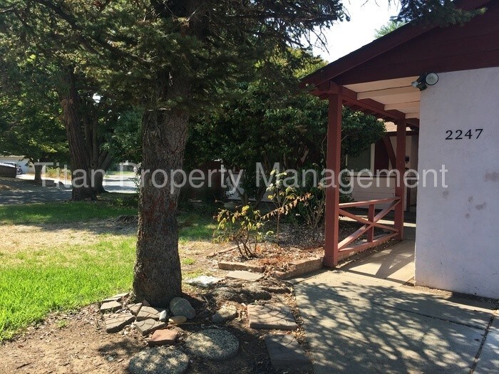 Primary Photo - 2247 Kenworthy Way