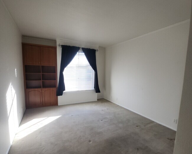 Foto del edificio - 5420 Sylmar Ave