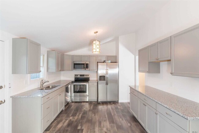 Foto del edificio - 28 Ashwood Dr