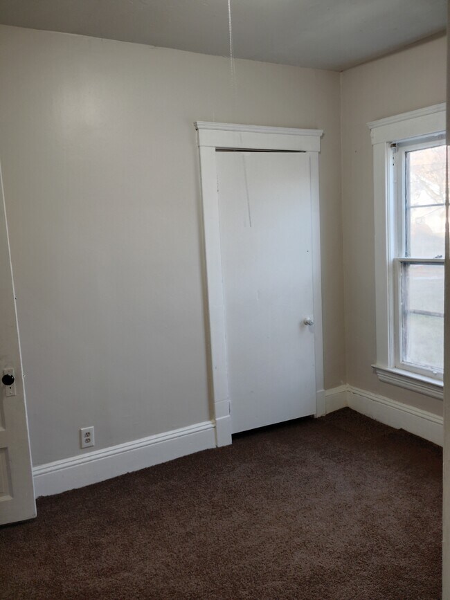 Foto del edificio - 9521 Macon Ave