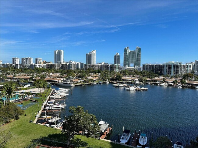 Foto del edificio - 500 Three Islands Boulevard