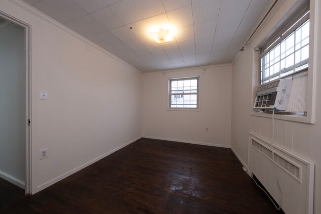 Foto del edificio - 956 Jefferson Dr