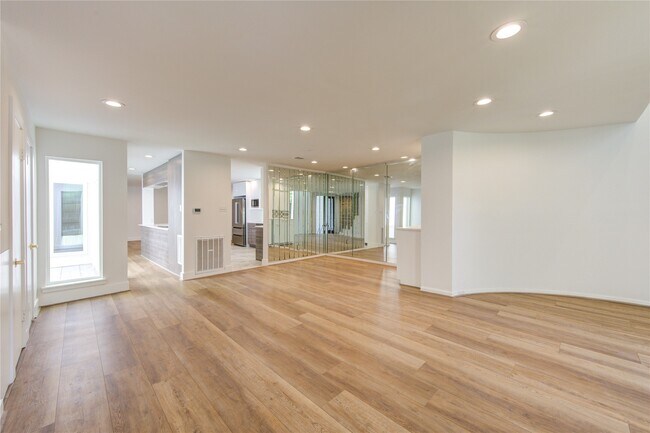 Foto del edificio - 7612 Olympia Dr