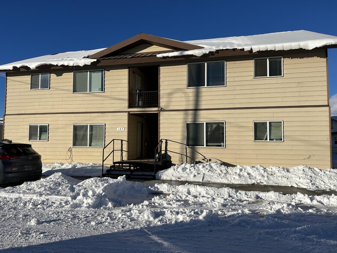 Primary Photo - 137 Mapfel St
