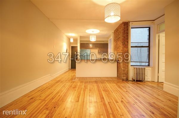Building Photo - 256 Pacific St