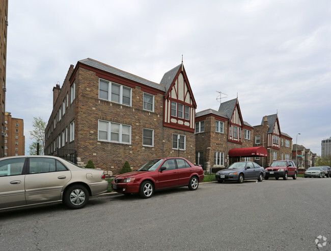 Building Photo - Pennbrooke