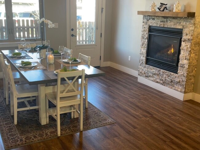 Foto del edificio - 3091 Lori Ln