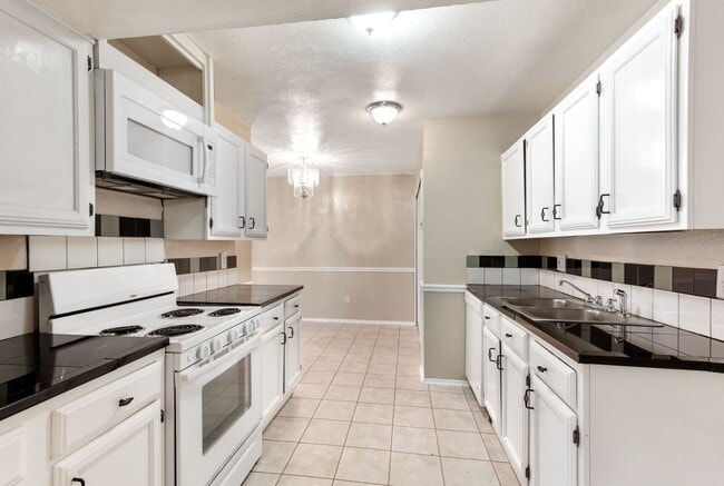 Building Photo - 24111 Reagon Canyon Dr