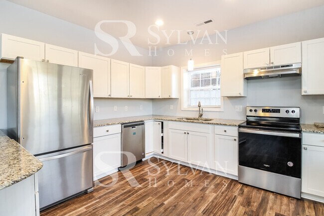 Building Photo - Adorable 3 bedroom home awaits you!