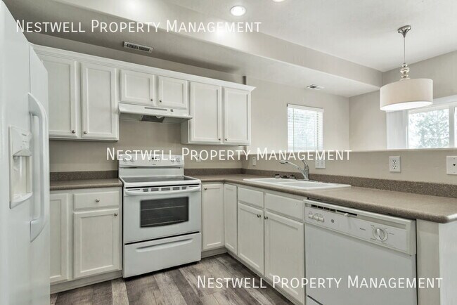 Foto del edificio - 7707 Yellowwood Ln
