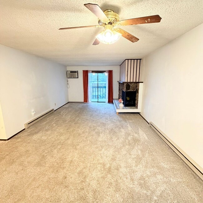 Foto del edificio - 2121 E Upriver Dr