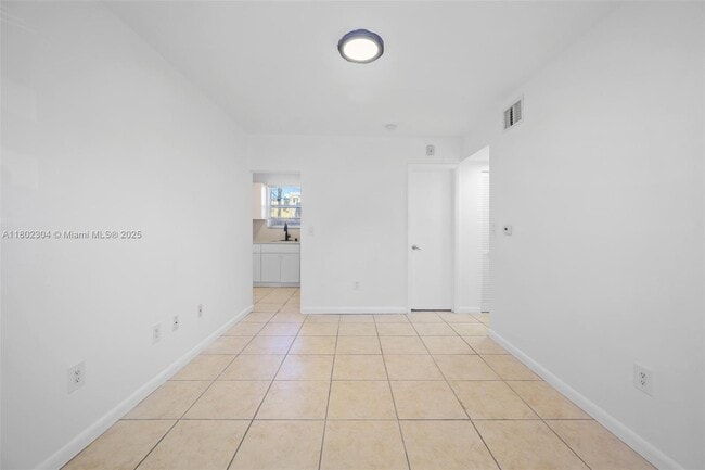 Building Photo - 573 NE 82nd St
