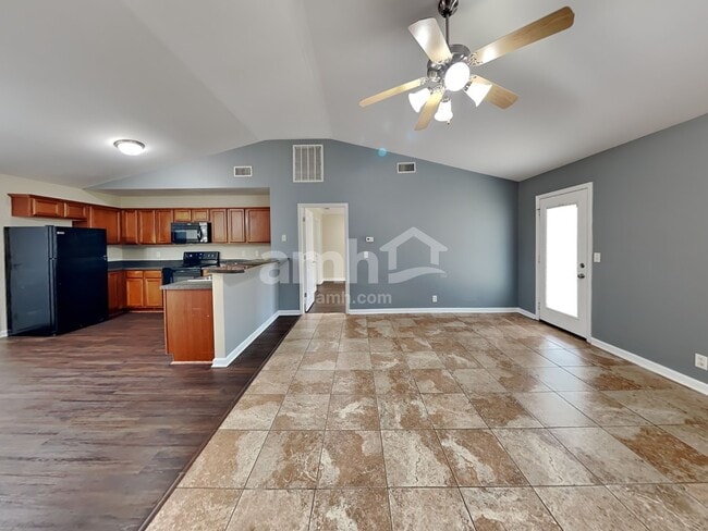 Building Photo - 2106 Bimelech Ln