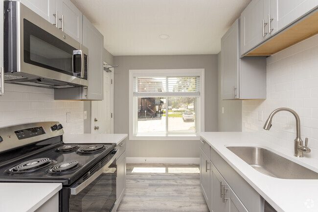 Interior Photo - Henry Louis Apartments