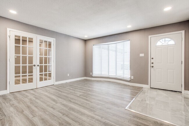 Building Photo - Stunning 3BD/2BA Arlington Home in Prime L...