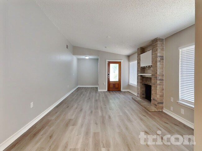 Foto del edificio - 16635 Saltgrass St