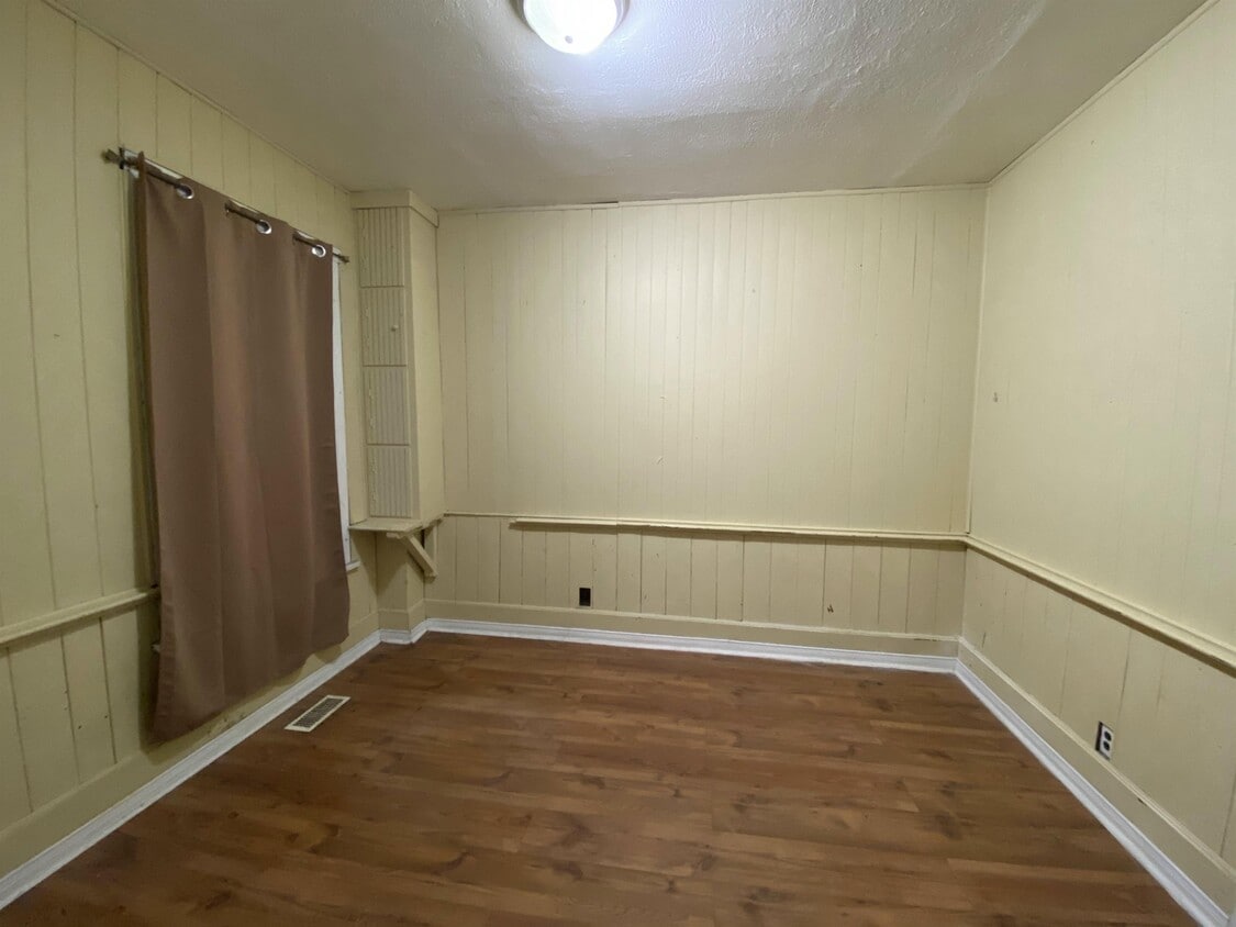 Building Photo - 27 Paradise Rd S