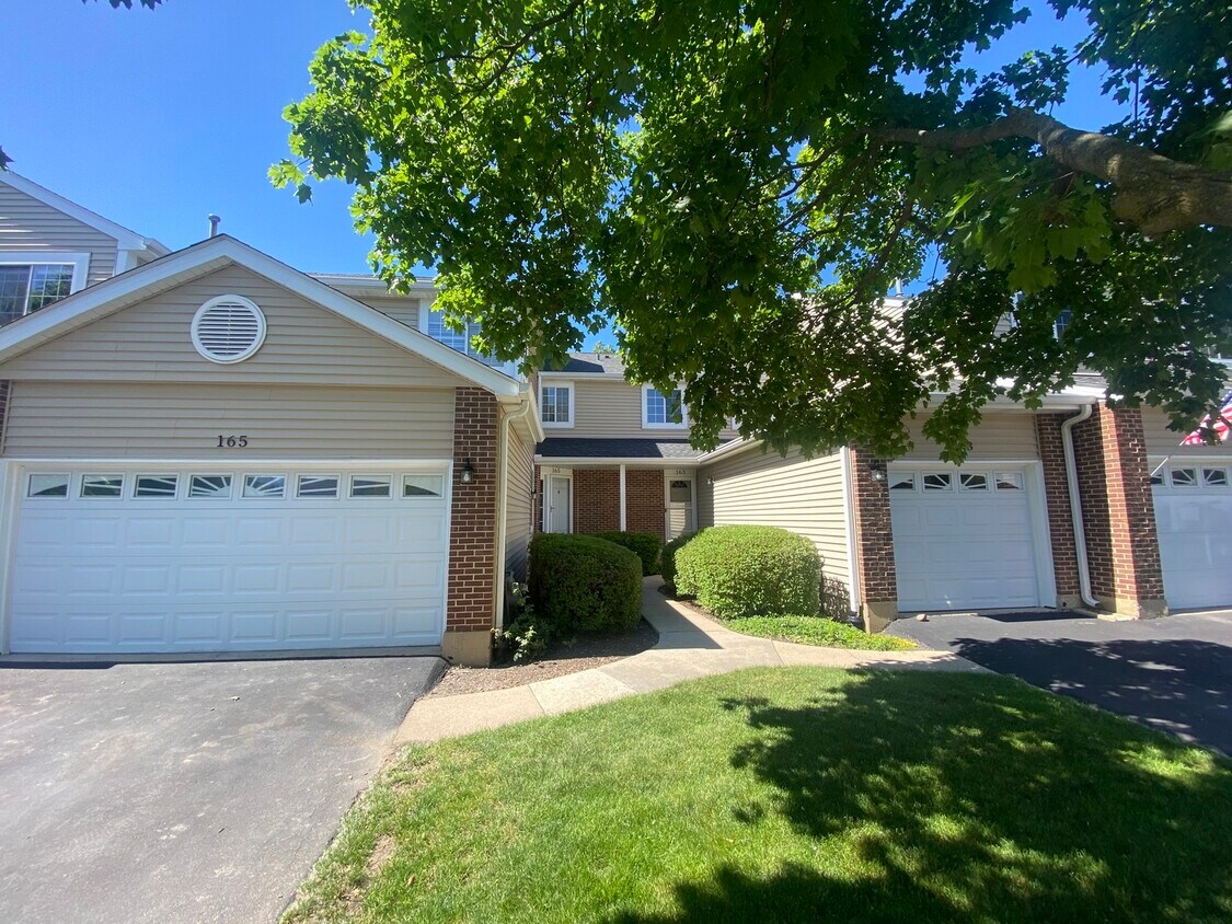 165 Winchester Dr, Streamwood, IL 60107 House Rental in Streamwood, IL