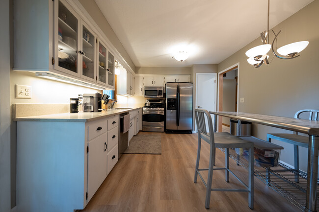 Building Photo - 3108 Country Wood Dr