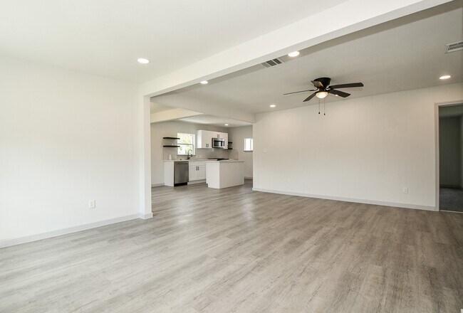 Foto del edificio - 4507 Kingsbury St