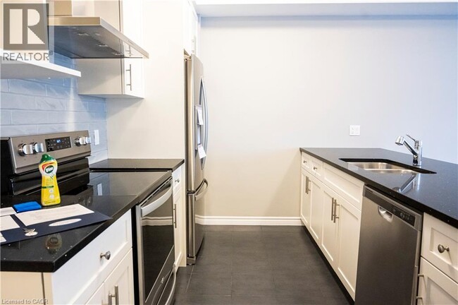 Building Photo - 142 Oat Ln